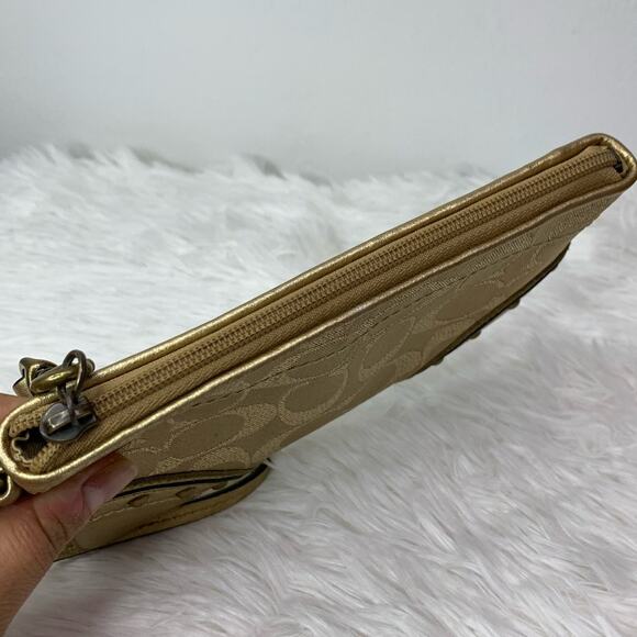 y2k COACH Gold Stud Signature Wristlet - Picture 4 of 7
